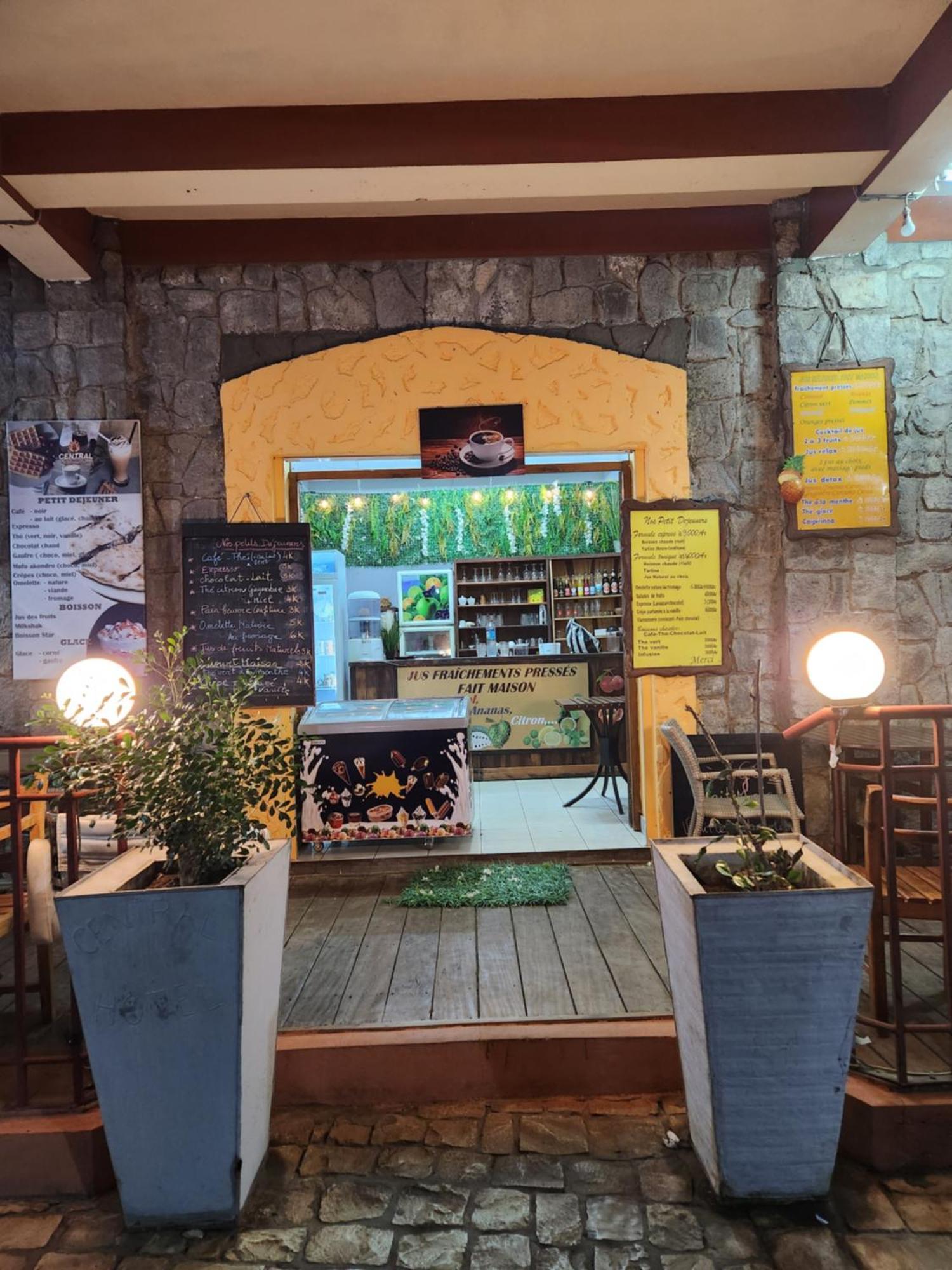 Central Hotel Antsiranana 外观 照片